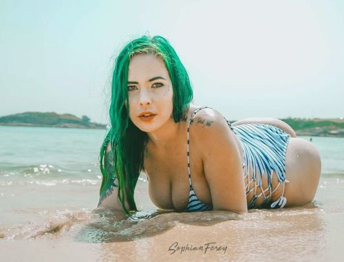 💚Dive in deep with me? Come see🐱  (Saucy dm for 1 liker/commenter)  Photo by @sophianferey 💚 (at The Ocean) https://www.instagram.com/p/CJBXhIvFNFF7mqn5P4u2Sg6mEQGeL3kqUd9VPs0/?igshid=9vhaajsmzfjn