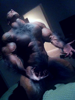 beastpup:  forcedgrowth:  #muscle #growth #transformation #pain  Become a beast.