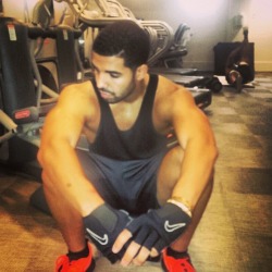 celebrixxxtiez:  Drake