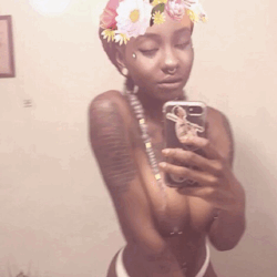 eessac: melanin popping asf yah feeeeeel. read my story here. spoil me here. message me for my premium special! (includes a free vid of your choice) public! snap: casseeyamile   