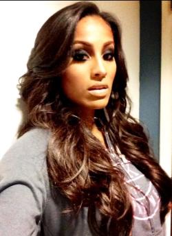 in-all-the-wrong-places:  Skylar Diggins is beautiful. Period.