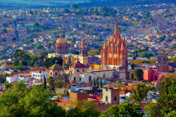 elblogdemexico:   	San Miguel de Allende por Jiuguang Wang    	Por Flickr: 	jw.nebulis.org  This image is freely available under the Creative Commons Attribution-ShareAlike license.  
