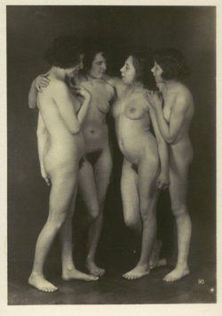 nudiarist:  Frantisek Drtikol Four Nude Young