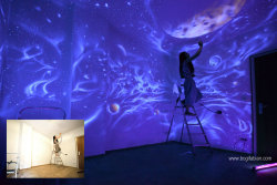 ognimod-is-back:  archiemcphee:  Vienna, Austria-based artist Bogi Fabian uses glow-in-the-dark and black light-reactive paints to transform rooms into otherworldly getaways in distant galaxies, jungles, caves or underwater. While some of Fabian’s murals
