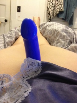velvetpalace:  Hanging in my nightie with Big Blue   Fuck me please