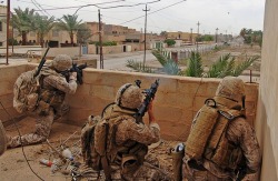 majorleagueinfidel:  US Forces operating in Ramadi, Iraq (2006). Images include US Navy SEALs from ST3, US Army soldiers from the 101st Airborne Division and US Marines. 