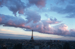 unrar:  Eiffel Tower from Arc de Triomphe 1999, Chris Steele-Perkins.