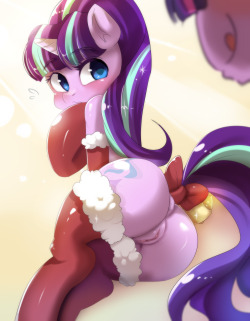 hinghoilittlepony:  Merry X'mas !   dat smile