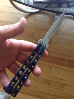 Picked up this butterfly knife for 10 bucks at a souvenir shop. What surprises me is that they sell brass knuckles, stun guns, pepper sprays, and knifes like it’s not big deal down here. Everything was on display in a glass box by the counters. 