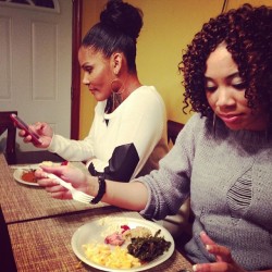 My ma and @marell_official #Smashing! It&rsquo;s that time y'all!!!!!!!! #GettinFatFull #Smashing #DinnerIsServed #OhYouHungry