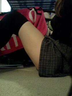 socks-stockings-girls:  (◕‿◕✿)