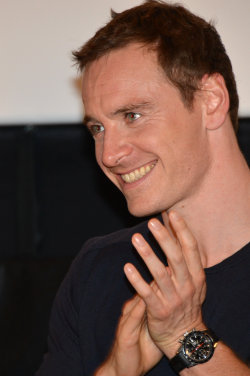 kageillusionz:  cakeis:  This pic makes his eyes look like spongebob eyes but with more kawaii kawaii sparkle like it’s just missing stars and glowy sparkles i need..  Michael Fassbender is actually an anime character, xD   M a i k e r u c h a n  k