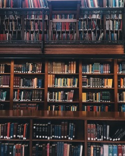 bookbaristas: dreamy @nypl shelves ☁️🤤 (at NYPL The New York Public Library)