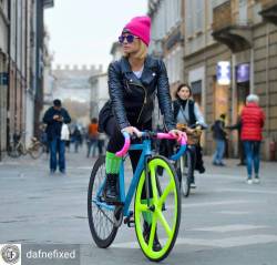 blog-pedalnorth-com:  @Regrann_App from @dafnefixed  -  @lisetta__85 and her fixie . #fixie #fixed #fixedgear . More info SHOP ONLINE www.DAFNEFIXED.com - #regrann  www.pedalnorth.com