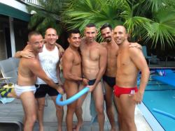 txdominican:  bulgingspeedos:  Island House Key West   Where is this place?!