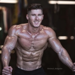 body-launch:    Nimai Delgado is a mechanical engineer who has never eaten meat. Delgado is one of many competitive bodybuilders who share their training plans. For an effective nutrition program for building muscle mass as a vegan you can achieve all