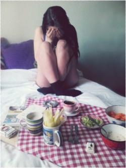 Boze-Zasto-Ja:  Surprised My Girlfriend With Breakfast In Bed