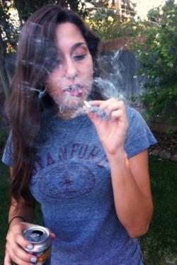 unc0ntr0llabl3:  Alex looks dope.   Sexy brunette stoner chick.. that&rsquo;s whats up