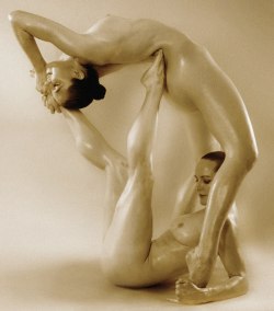 nudeforjoy:  There should be more oiled nude dance/gymnastics competitions IMHO. 
