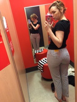 eyeball:  dis what happens when you wear a size 4 but ur booty too bigg (in the target dressing room…)