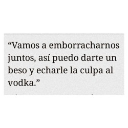 mi-diario-adolescente:  #vodka #besos #tu 👫💋🍸🍷👌