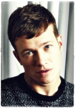 ed-speleers-addicts:  Allo the photos for the lady issue Of Apollo mag ;) 
