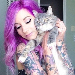 beautifulgirlswithtattoos:  Click here for