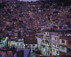 90scream:The size of Rio’s favelas is something my eyes couldn’t get to believe.é memo :p