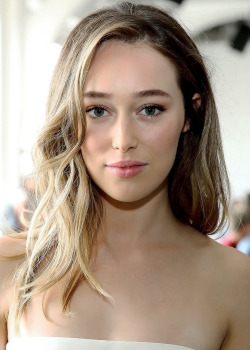 aliciaclarkdaily:   Alycia Debnam Carey attends Dion Lee Front Row September 2016  during New York Fashion Week on September 10, 2016 in  New York City   