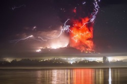 buzzfeednews:  Insane view of the Calbuco volcano during Wednesday’s eruption, as volcanic lightning strikes and lava spews into the air, in southern Chile