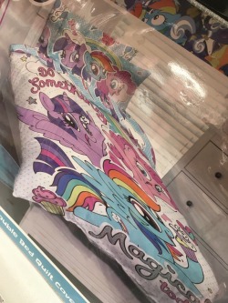 Power throuple (I really wanted to buy it)(sapphic-lich)goddamn twilight getting in the way of rainbow and pinkie’s&hellip;.cupcake-eatingo-ooh and thisthat’s good