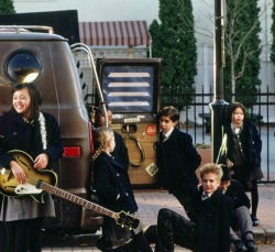 i&rsquo;ve watched the school of rock 34 times and never noticed that dewey had a sticker of the strokes on his van wtf how did i not notice this before