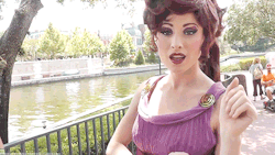 heartofdisney:  tentacuddles:  666zydratevials:  imthemiserychick:  everydreamstartswithdisney:  Megara meeting in Epcot, video by Disney LifeStyler [x]  Watch the video, she does the voice perfectly. Omg.  Amazing, Meg!  NO REALLY GUYS WATCH THE VIDEO