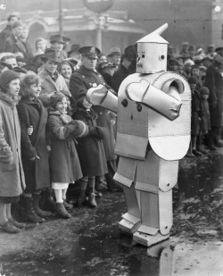 urbanarchives:  &ldquo;The Mechanical man. George German, of the Lobster Club, was the human robot in the annual Mummers’ Parade today. He demonstrated the mechanical man of the future.&rdquo; 1936, Jan. 1. From the George D. McDowell Philadelphia Evening
