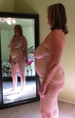 bareamerica:  “Mirror, Mirror on the wall…Oh, who cares what *you think - I’m hot??”  Too right! 
