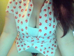 missfreudianslit:  What is Miss Fiona wearing today?  Clearly, with the symbol on your top, you&rsquo;re trying to tell us that it&rsquo;s okay to pay for your services with Xbox Live Points. Very progressive! :p Also, you look super hot :)