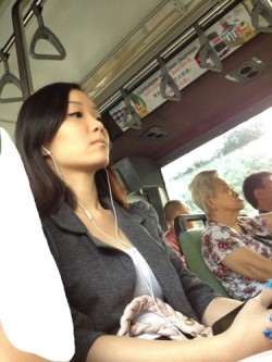 thatzaogeng:  I love public transport voyeurs.