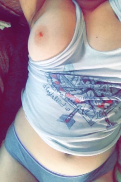 my-sexual-world:  If you want pics like these snapped directly to you ask me about buying my Snapchat for just บ!