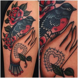 electrictattoos:  sellyourseconds:  Roos wanted to have an old painting of mine tattooed, thanks girl! More birds pleaaaase!  All the credits to @eli_falconette for the heart design     Moira Ramone  