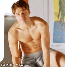 famousmeat:  Shirtless Aaron Tveit bulges in underwear  