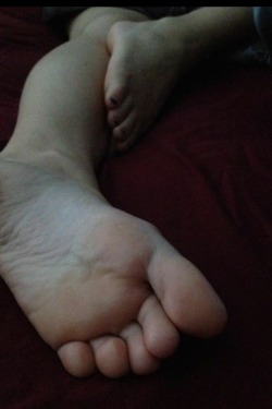 milflover226:  Moms Suckable toes  💞💞♨♨👣👣