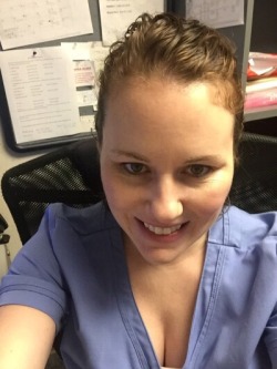 sexonshift:  #sexynurse #scrubs #onoff  How happy this sexynurse is to show us all 😜