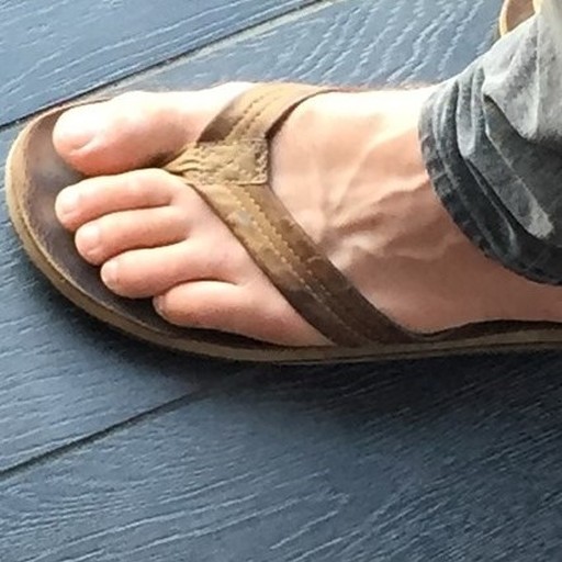 notebook-male-feet: