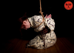 kinbakuluxuria:  Model Redsabbath, Rope Wildties, full set on http://kinbakuluxuria.com/dir/shootings/nggallery/shootings/yellow-kimono