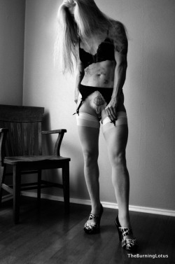 I felt like playing dress up. I wanted this entire set to be in b&amp;w and mostly it will be because I like the drama and mystery of b&amp;w. It&rsquo;s sexy. Implied eroticism. It is both more cerebral and more visceral. Great combo. Like the best sexua