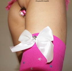foxytail11:  A close-up of the bow hehe My