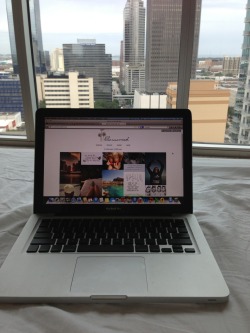 drugwife:  this place would kinda suck to blog at because your looking outside at the huge city when you know you should be out there but you’re just blogging instead 