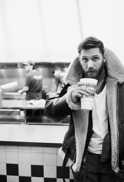 3intheam: tom hardy. original photography by greg williams for esquire (and humanity)