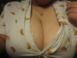 peachybbw:  let’s taco-bout my chest, shall we?