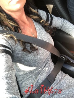 hottwife78:  Out for lunch with the hubby🍻🍻Like,comment and reblog!! Let me know what you think!!!😘😘